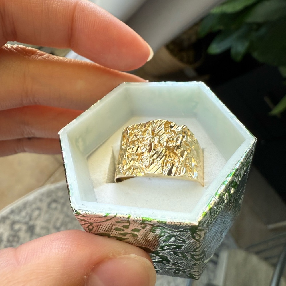 SOLD 🎊 SOLD 1 Hour SALE 🎉 14K Solid Gold Nugget Ring - Picture 3 of 7